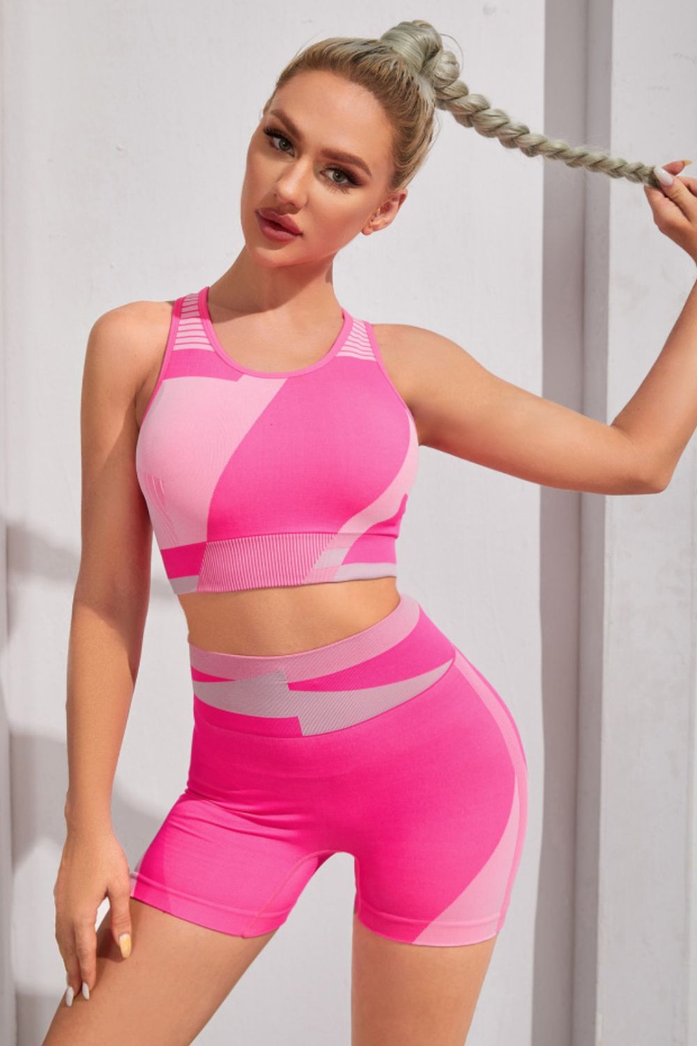 Color Block Sports Bra and Shorts Set - XathletiX